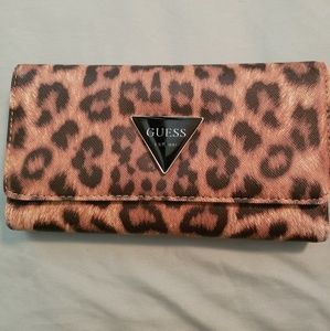 So sexy!!! Guess print wallet